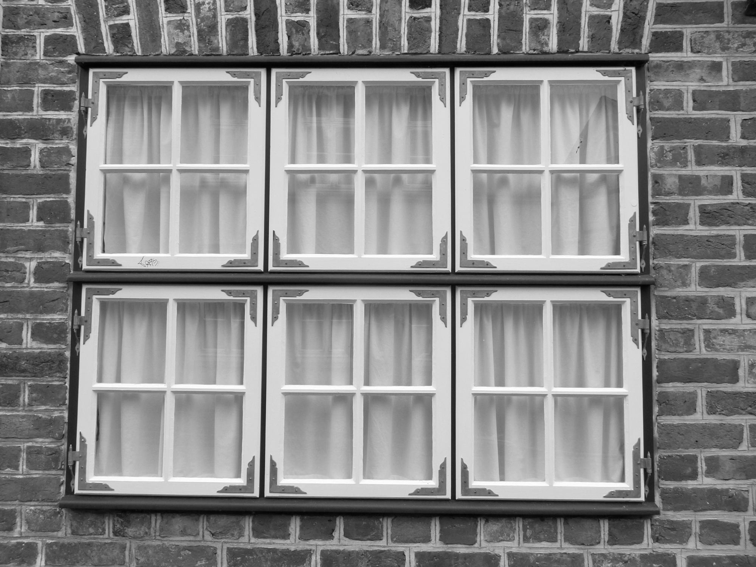 How Energy-Efficient Windows Save Highland Homeowners Money